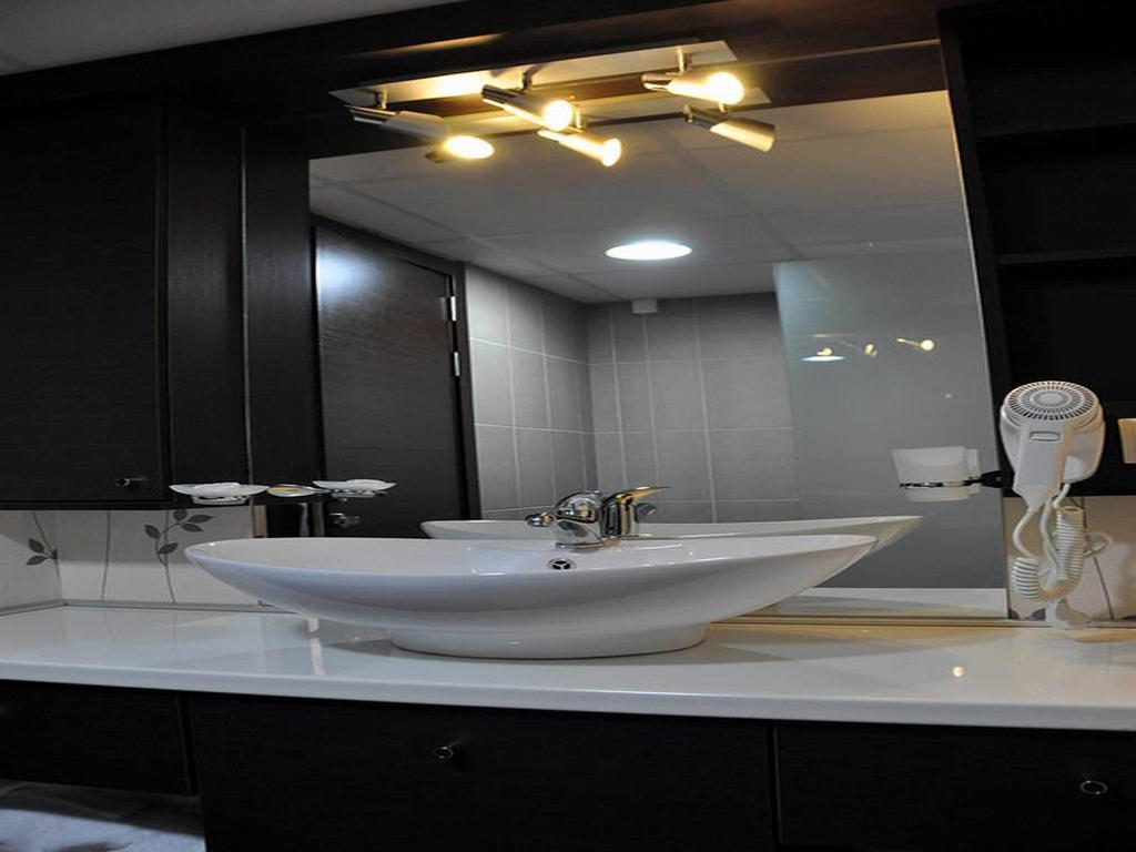 Hotel Jezero Bor Habitación foto